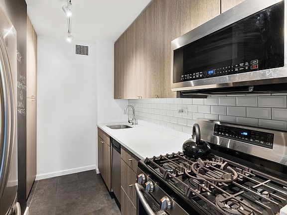 2nd image of 160 W End Ave APT 8G
