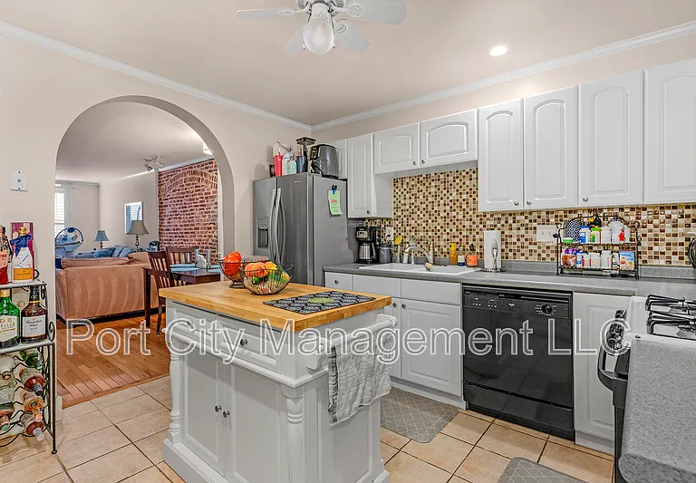 710 S East Ave — Photo 11