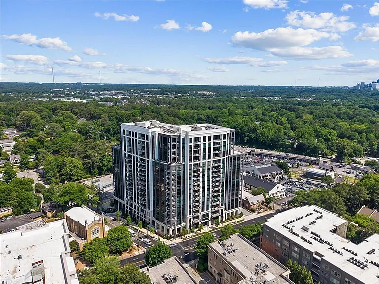 2425 Peachtree Rd NE #503 — Photo 41