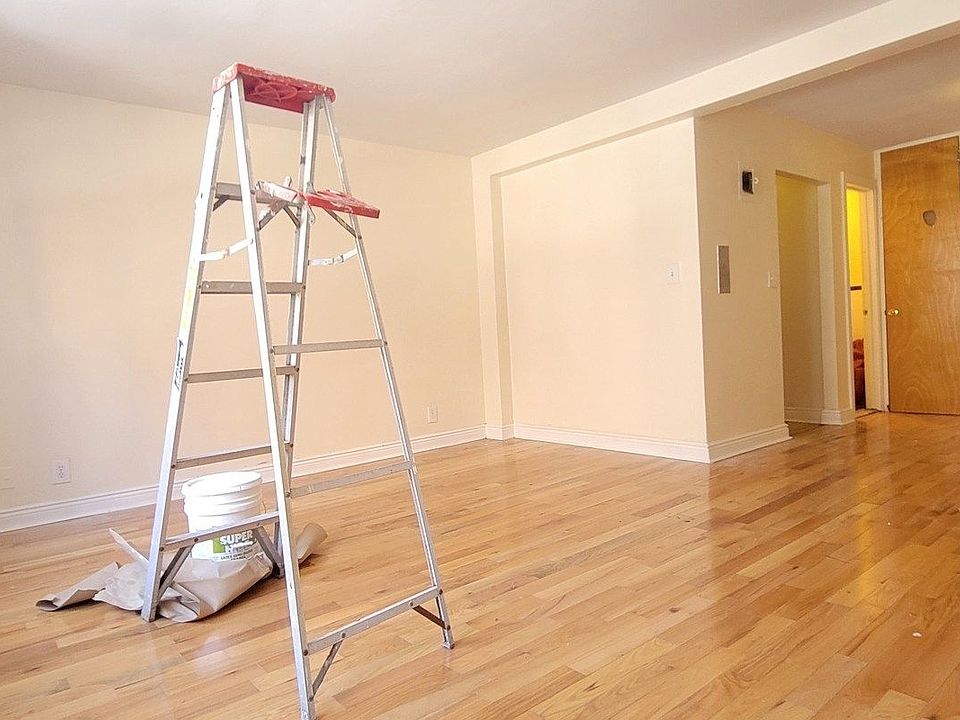 2nd image of 400 E 21st St APT 2D