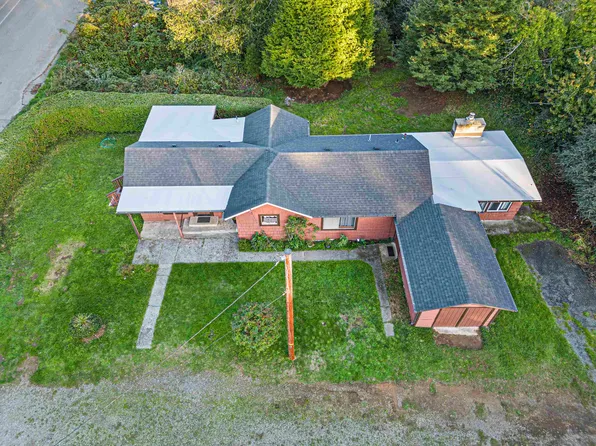 586 Kern St, Crescent City, CA 95531