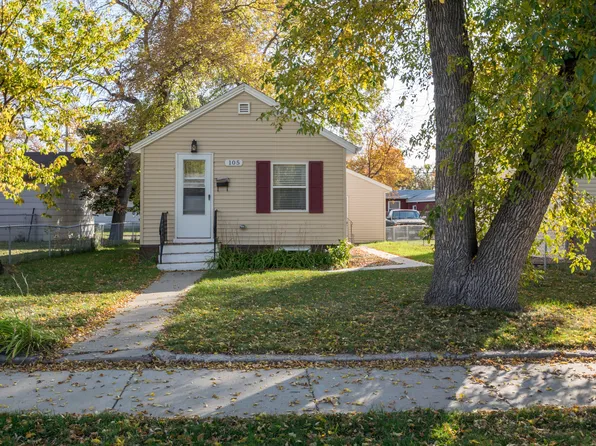 105 18th St SE, Minot, ND 58701