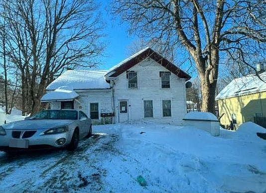 1st image of 28 Carpenter St