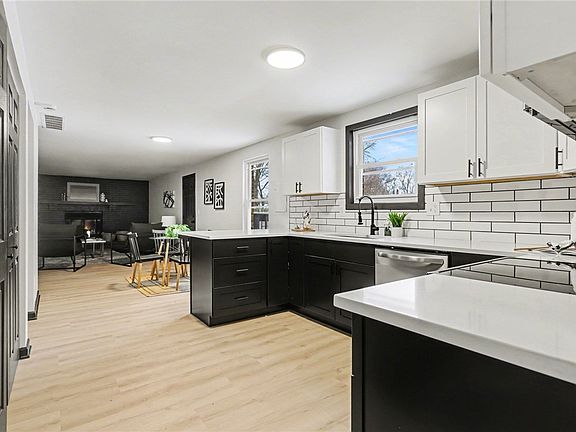 4th image of 5769 Waynegate Rd