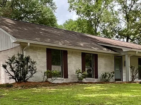 73 Sunline Dr, Brandon, MS 39042