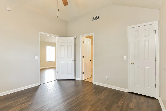 496 Cedar Park Cir — Photo 10