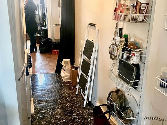 3rd image of 252 E 112th St APT 3C