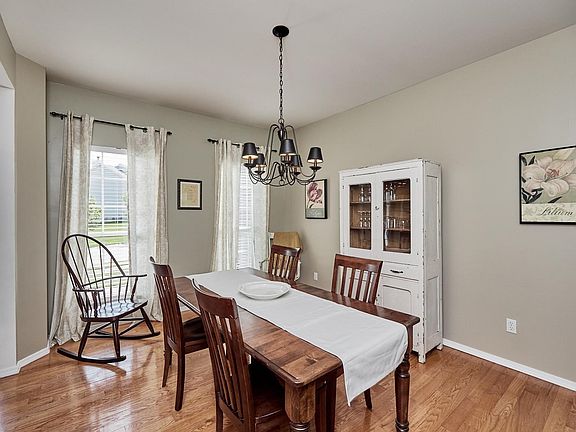 Pretty dining with new lighting for your larger gatherings.