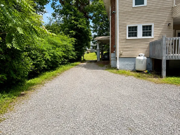 708 D St #1W, North Wilkesboro, NC 28659