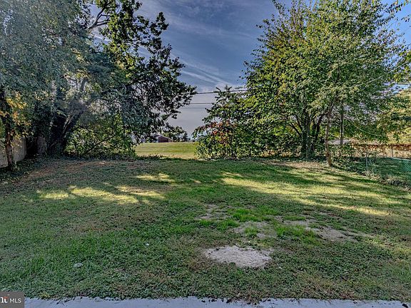 5th image of 12 Mayfair Cir