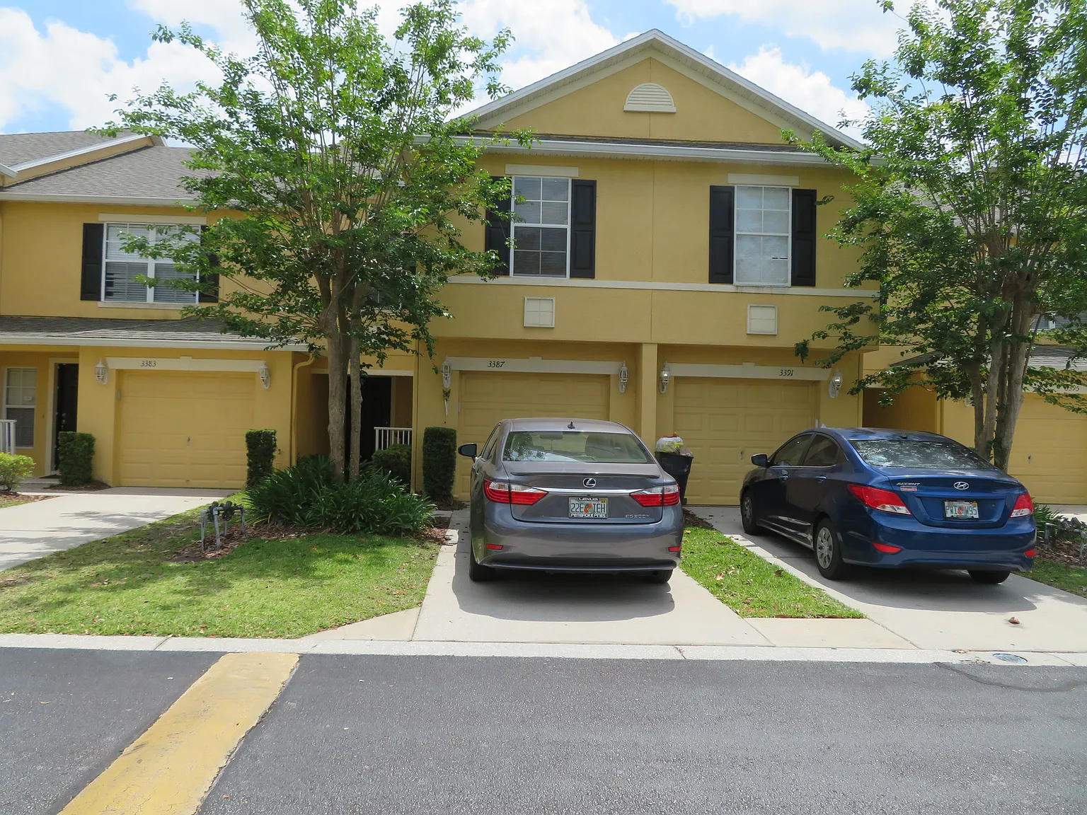 3 bed, 2.5 bath, 1480 sqft, $2,249 — Photo 2