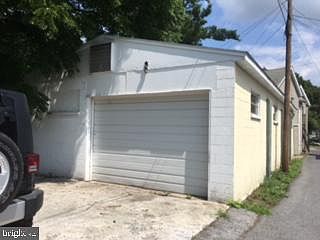 5th image of 376 Lincoln Way E