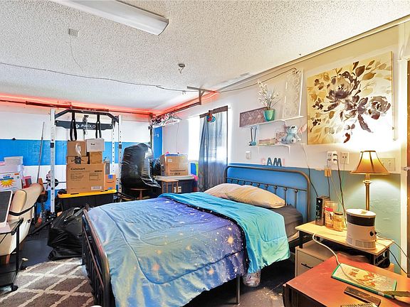 4th image of 397 Warren St