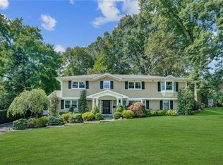 28 Country Ridge Cir, Rye Brook, NY 10573