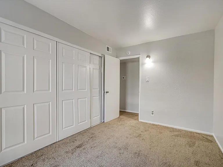 Regalia Crest Apartments — Photo 13