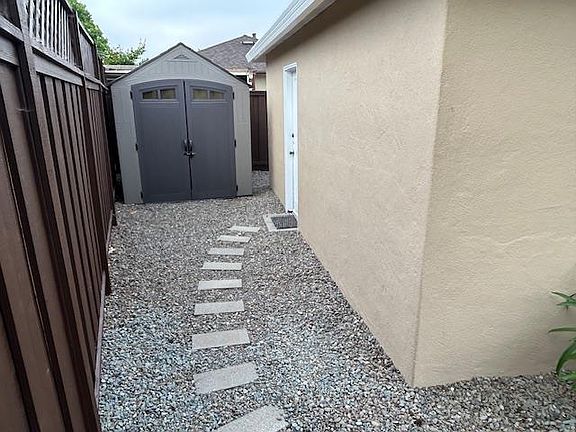 5th image of 812 Creek Dr #814
