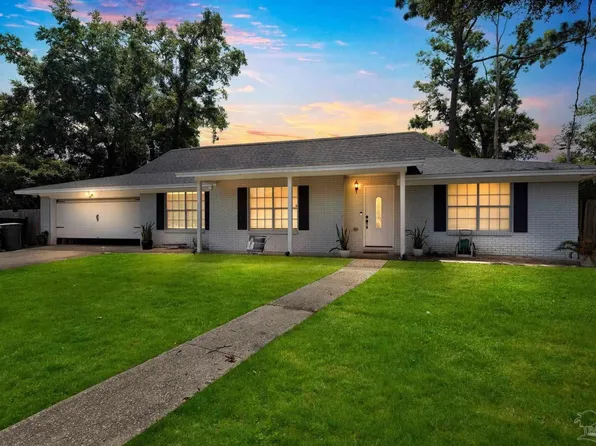 8435 Ridgefield Rd, Pensacola, FL 32514
