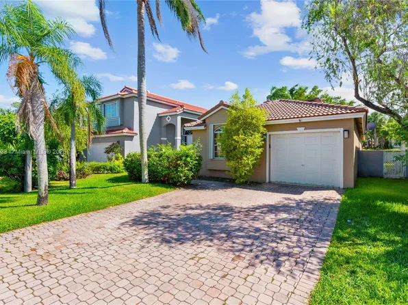324 NW 107th Ave, Pembroke Pines, FL 33026