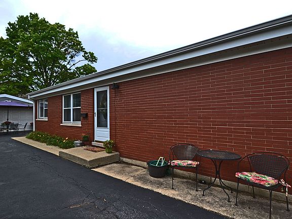 3rd image of 10122 S Karlov Ave