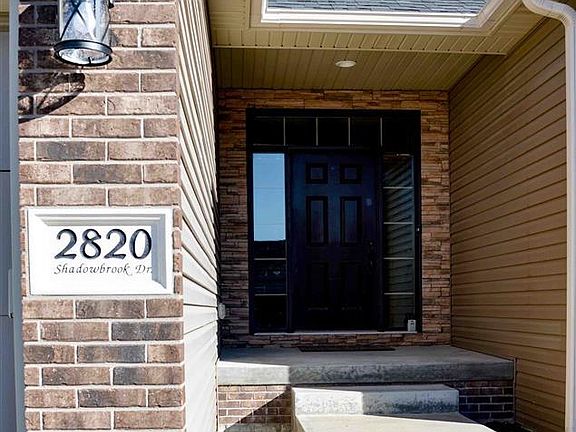 2nd image of 2820 Shadowbrook Dr