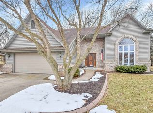 901 E Foxmoor Ln, Appleton, WI 54911