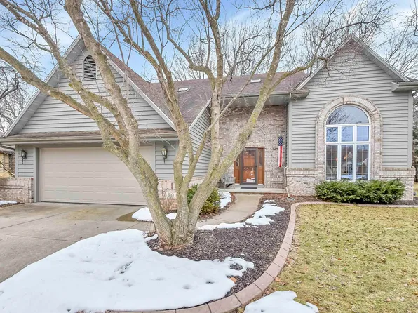 901 E Foxmoor Ln, Appleton, WI 54911