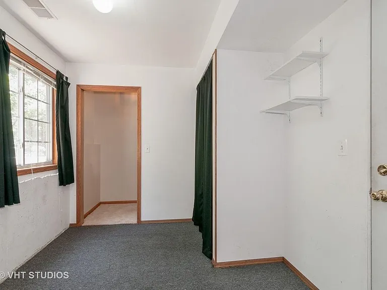 English basement - Bonus room (lower level)