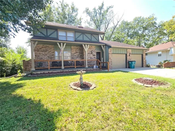 14622 Laquinta Dr, Grandview, MO 64030