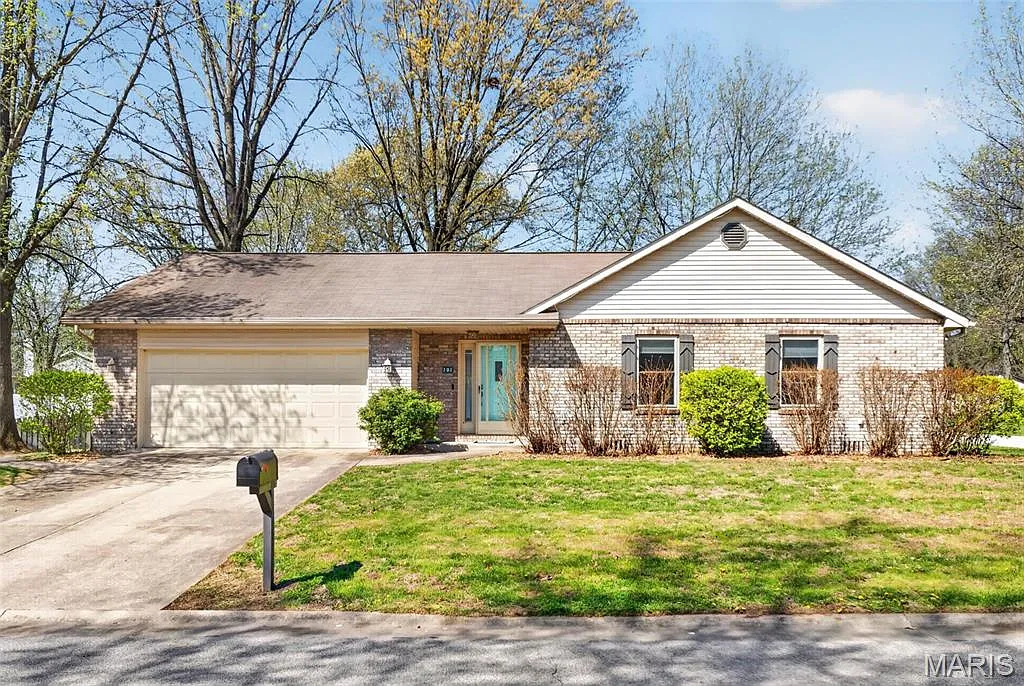 101 Penny Ln photo 1
