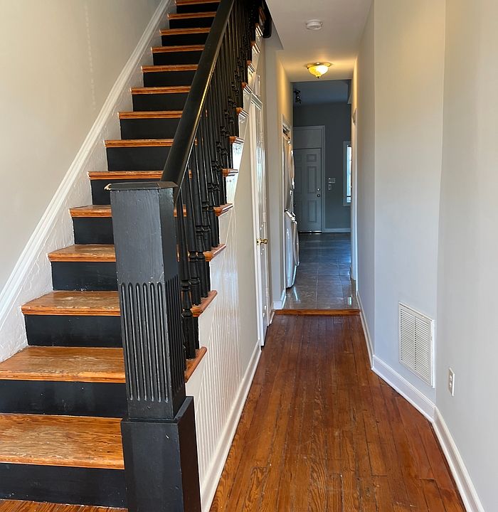 1st image of 2018 Parkwood Ave