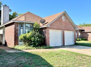 7528 Arbor Hill Dr, Fort Worth, TX 76120