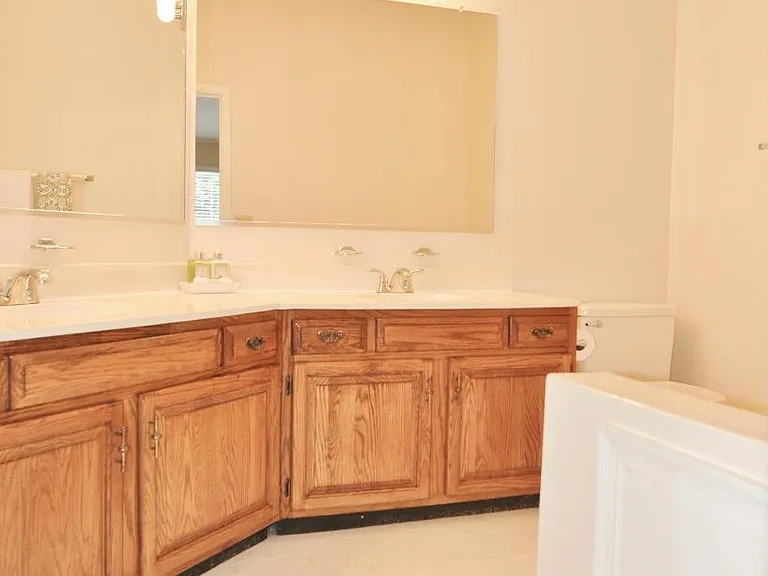 7411 Salford Ct — Photo 12
