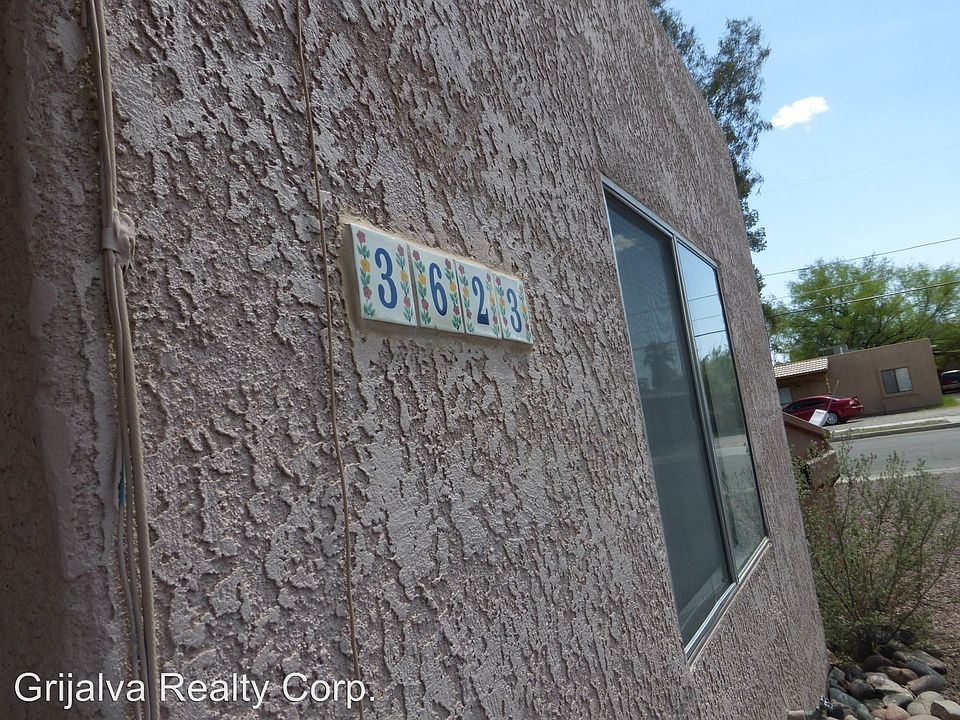 1st image of 3625 E Monte Vista Dr