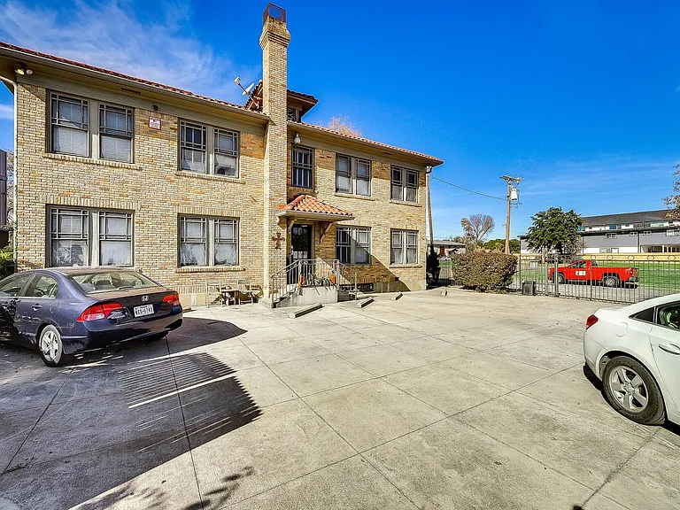 4928 Bryan — Photo 22