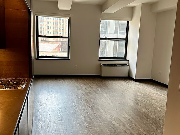 4th image of 20 Pine St APT 2210
