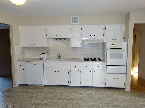 2nd image of 5765 Elm Hill Dr