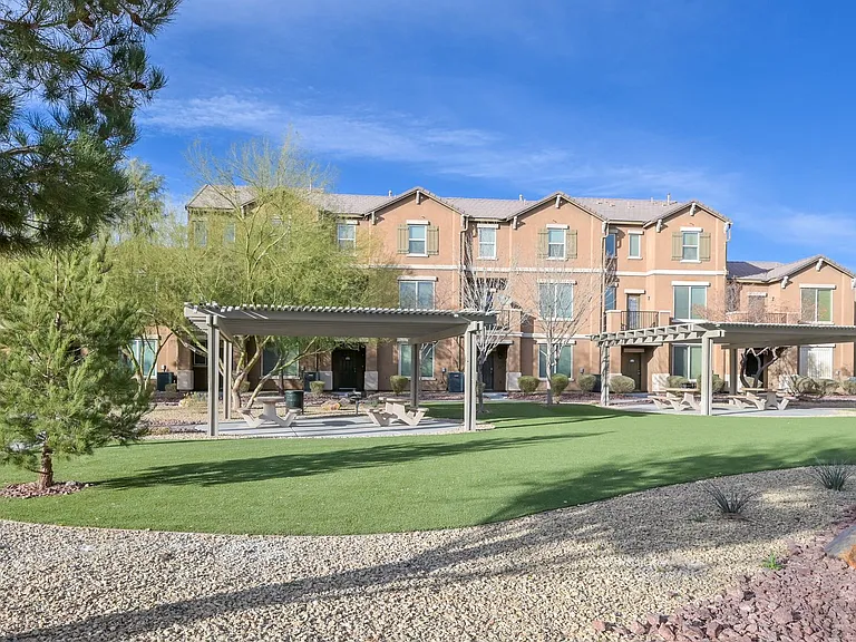 5202 Dubris Dr — Photo 43