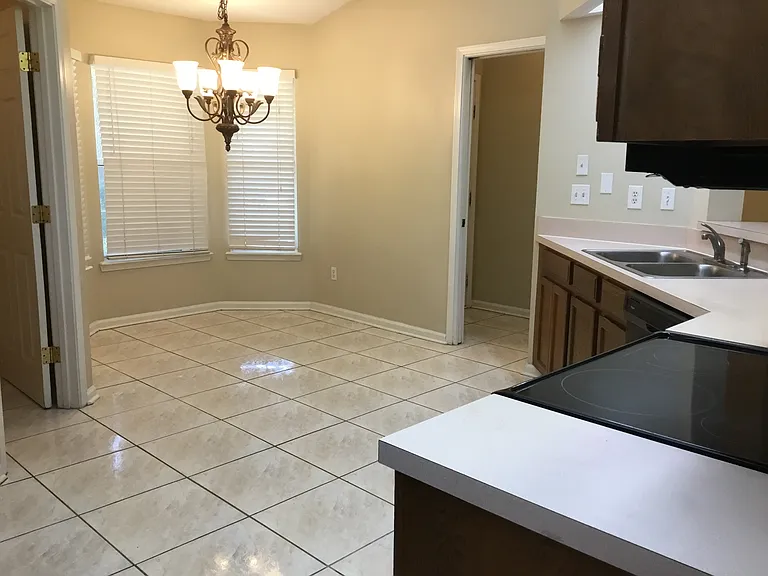 1773 E Chandelier Cir — Photo 3