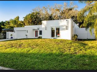 1625 Livingstone St, Sarasota, FL 34231