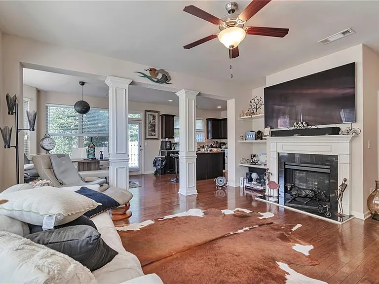 566 Jody Pl — Photo 10