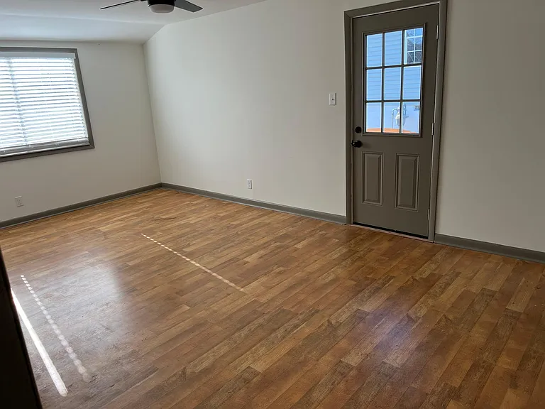 Bonus room/den