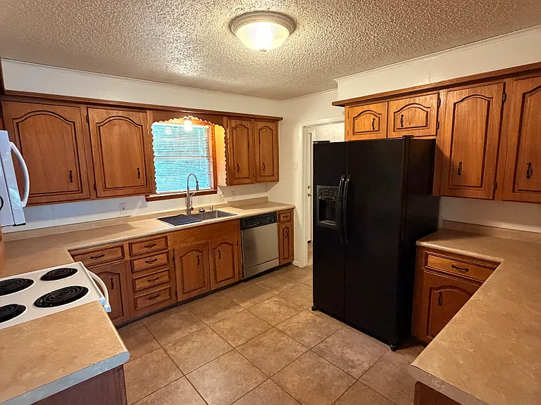 314 Perry Dr — Photo 5