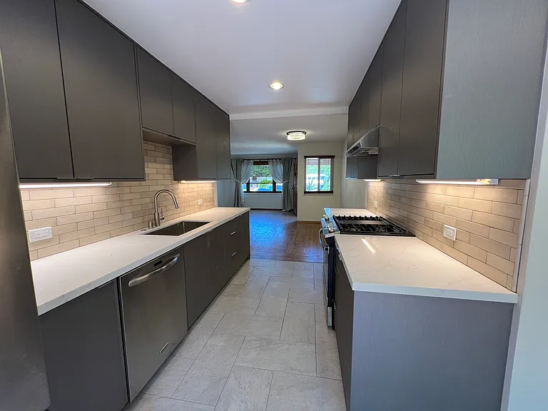 4067 Wesley Way — Photo 7