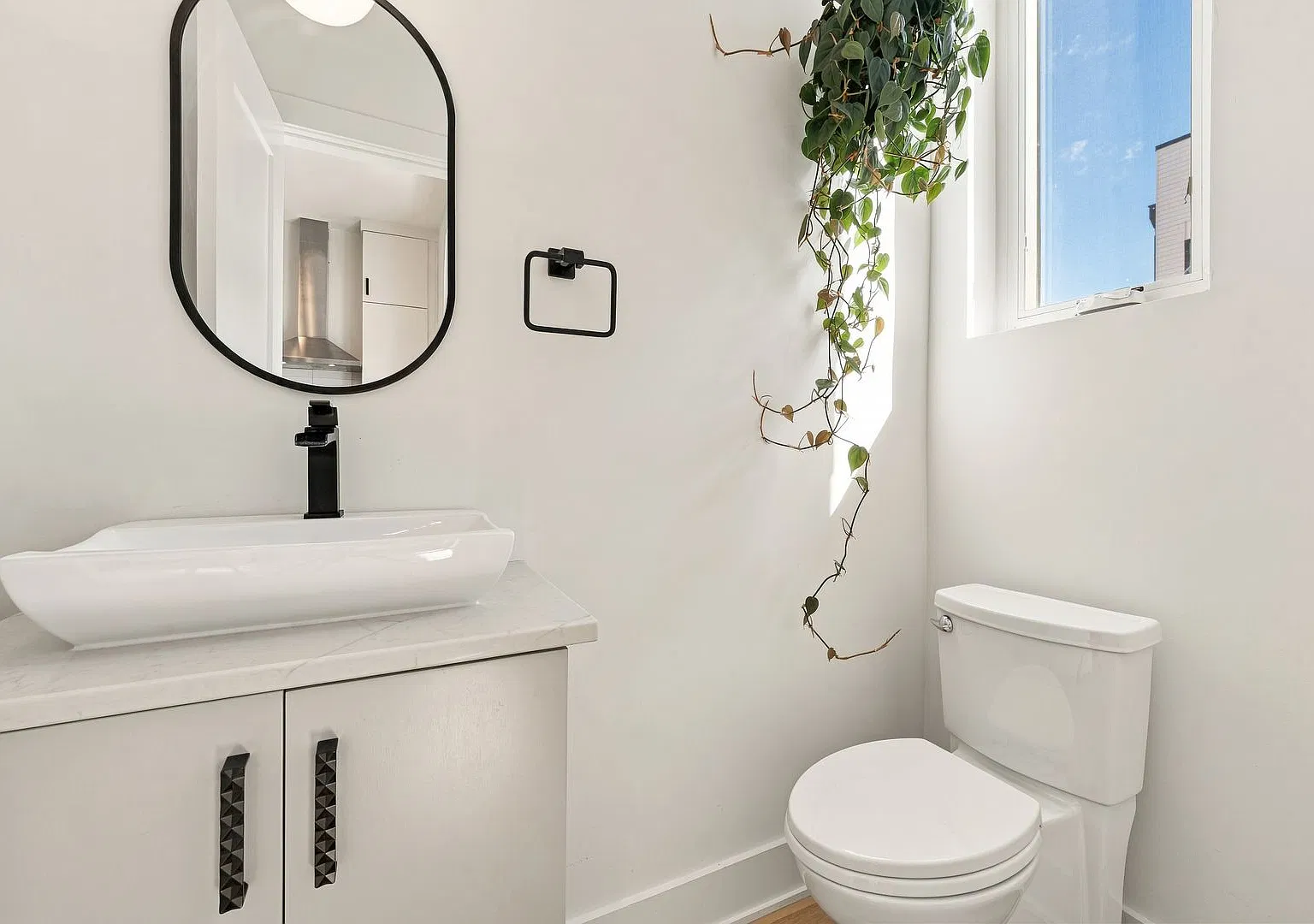 2 bed, 2.5 bath, 1576 sqft, $3,199 — Photo 3