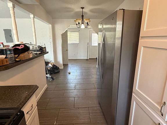3rd image of 10449 Mackinaw St