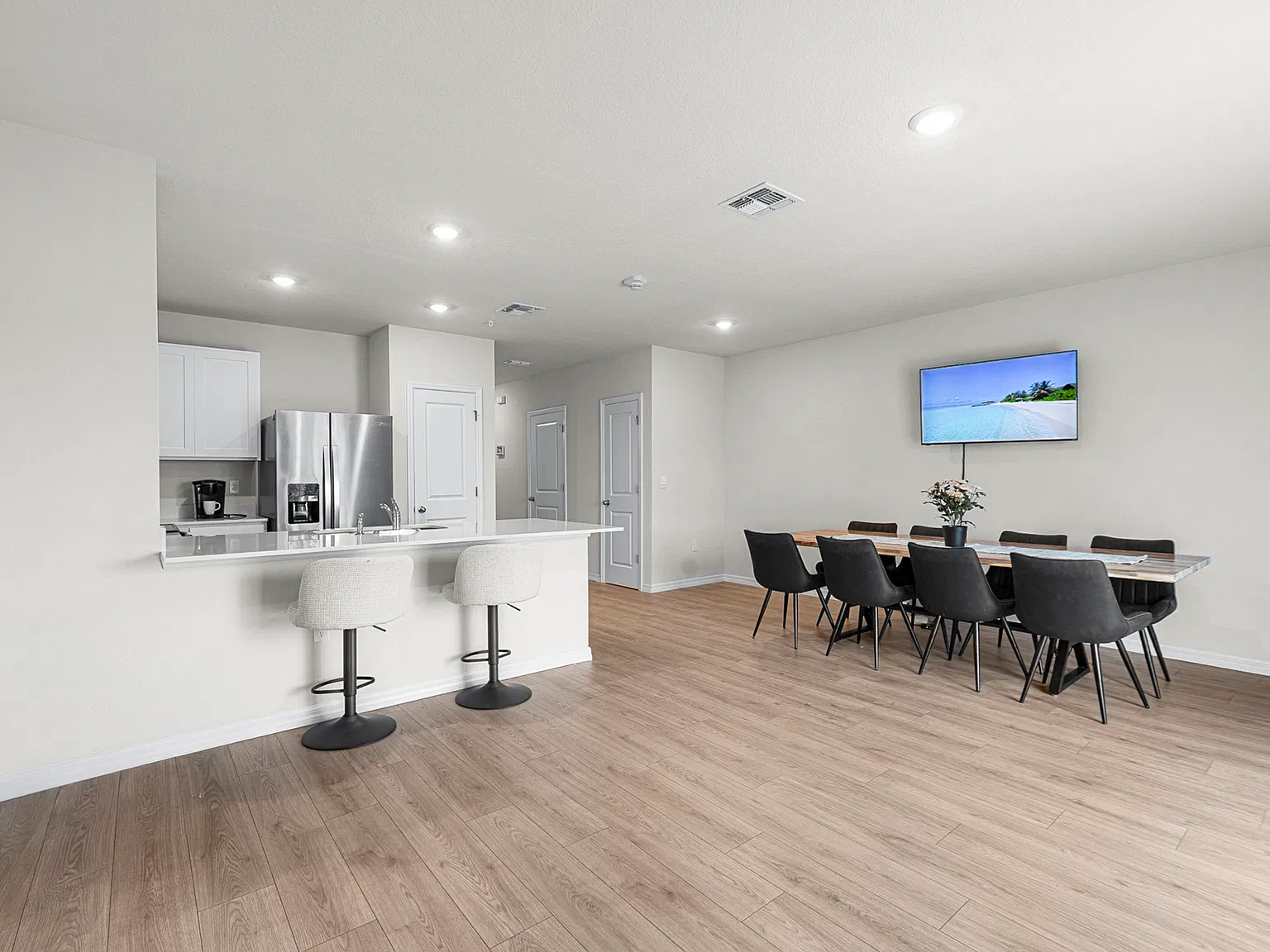 3 bed, 1464 sqft, $2,450 — Photo 3