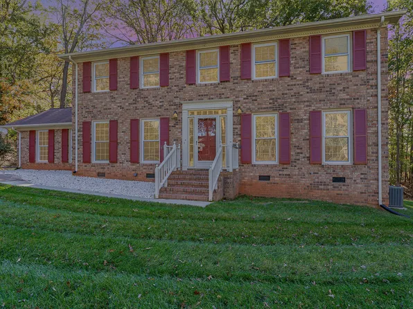 1011 Cliftwood Dr, Siler City, NC 27344