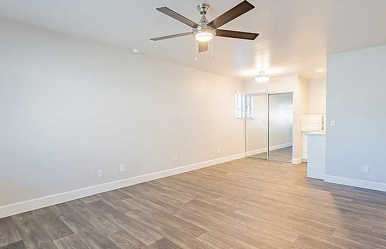 Parq on 50th Apartments — Photo 13