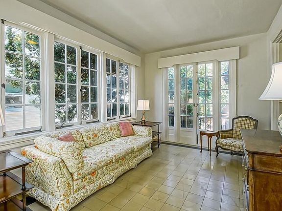 3rd image of 40 Audubon Blvd