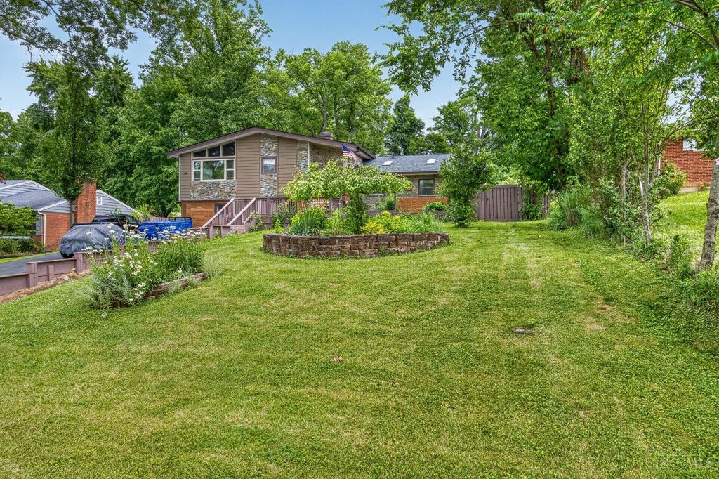 2066 Evanor Ln, Cincinnati, OH - View 3